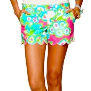 LILLY PULITZER Sz 8 vibrant, print buttercup, short scalloped edge, 100% cotton